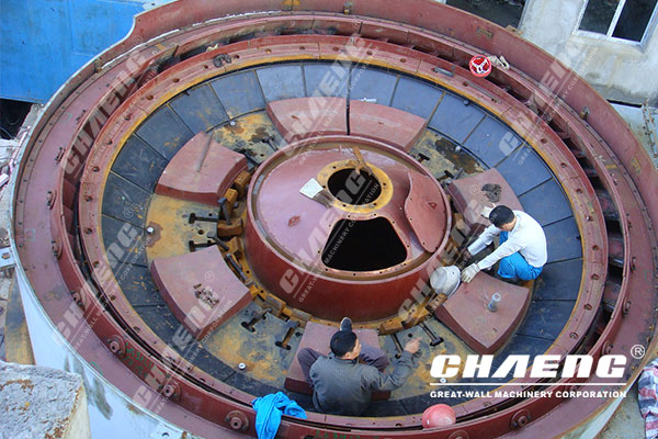 Repair and maintenance of grinding table for vertical roller mill